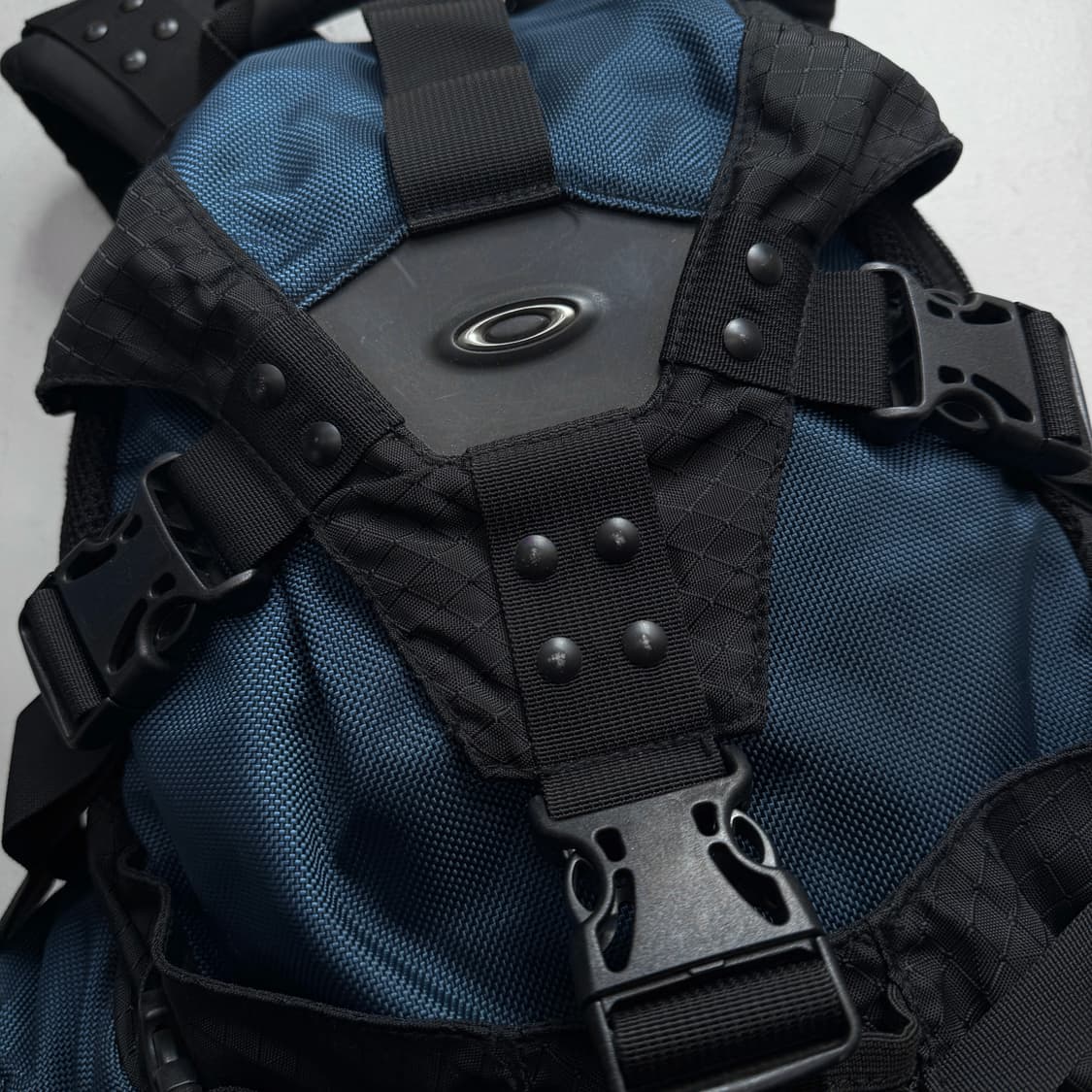 오클리 제팬 아이콘 네이비 테크니컬 백팩 상품이미지4