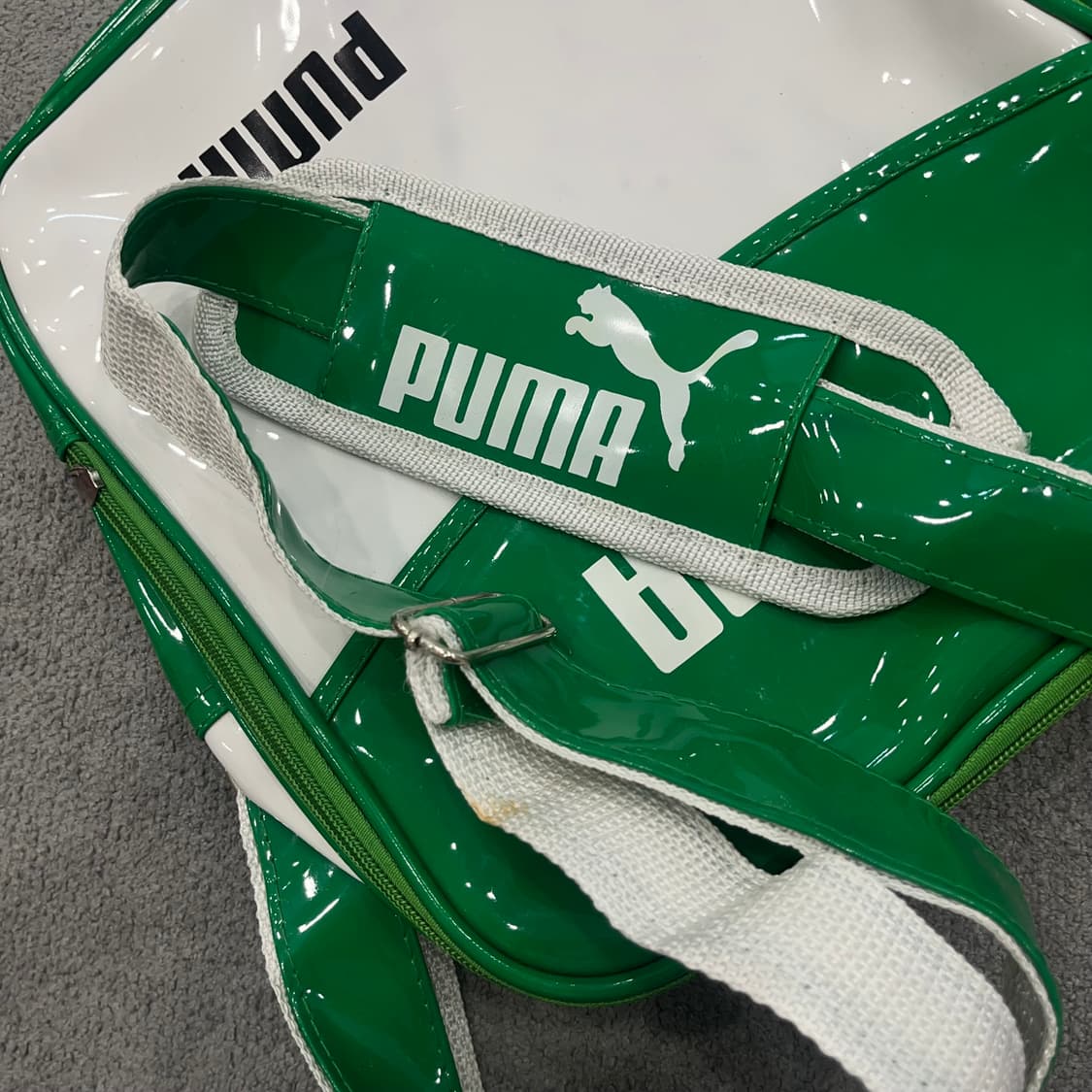 푸마 그린/화이트 에나멜 크로스백 상품이미지3