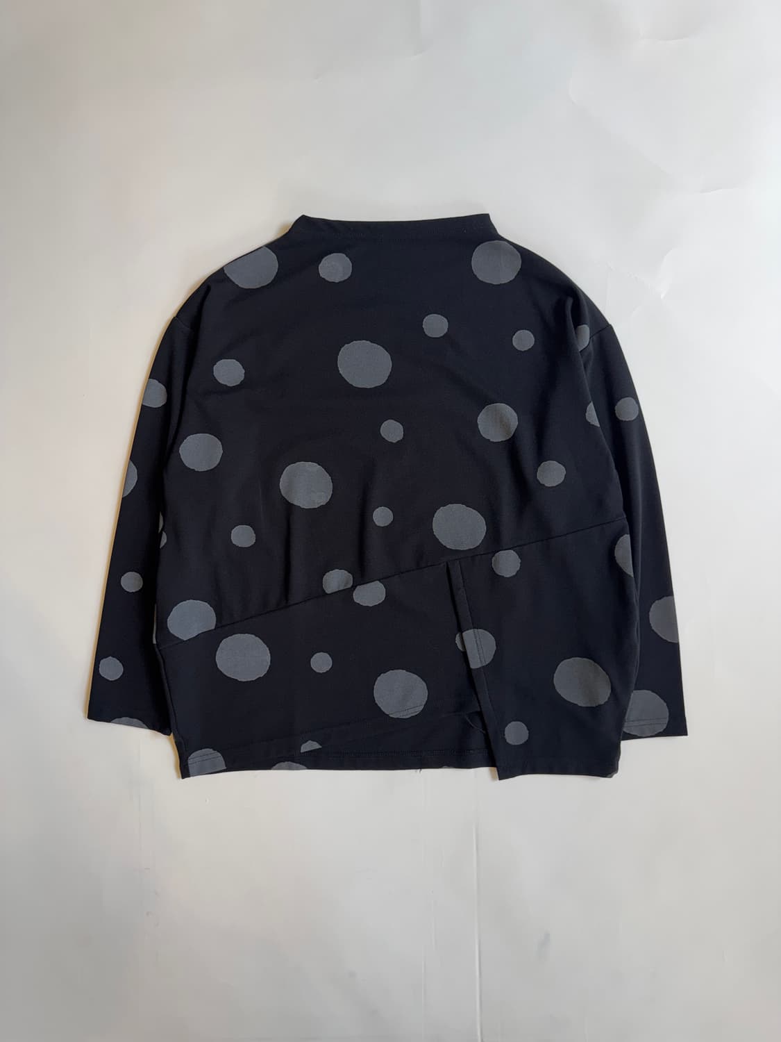 DOTTED MOCK NECK LONG SLEEVE TOP 상품이미지1