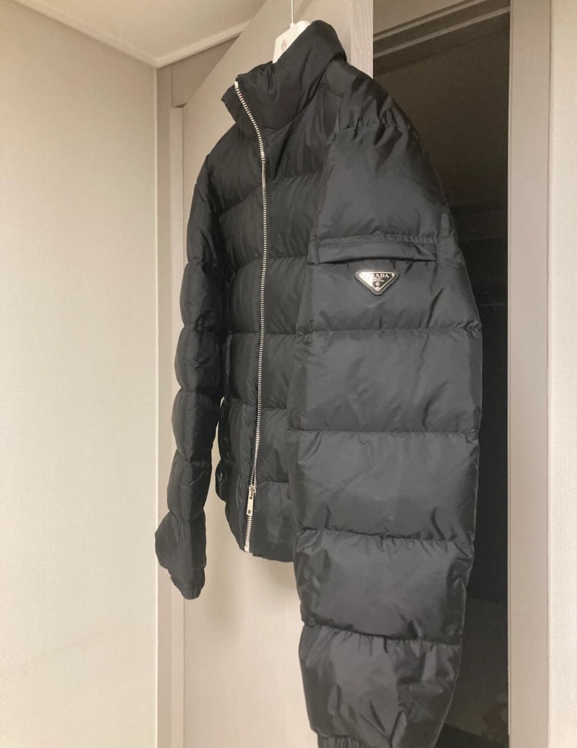 [52] 프라다 리나일론 패딩 SGB112 패딩 블랙 상품이미지1