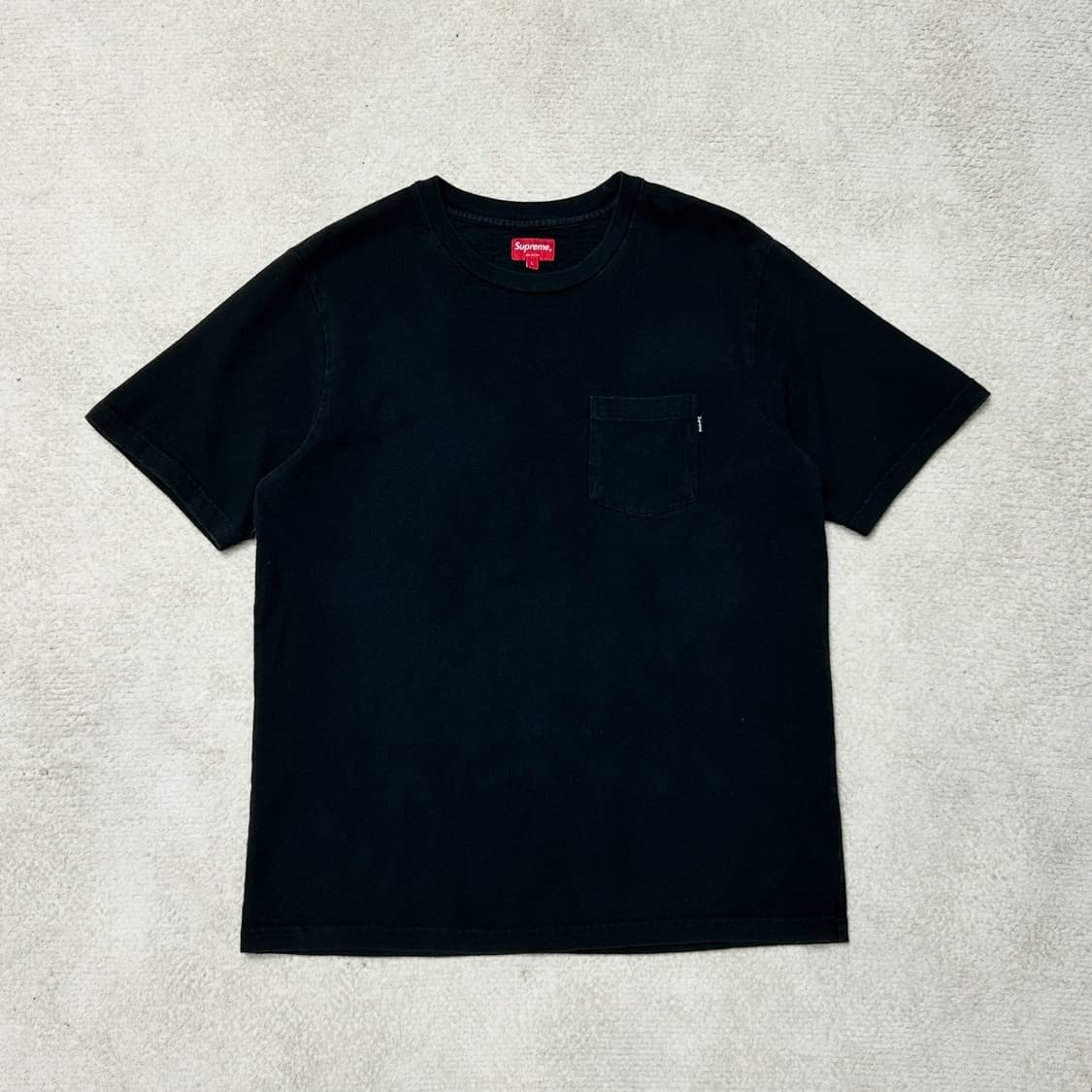 슈프림 19SS 블랙 포켓 티셔츠  상품이미지1