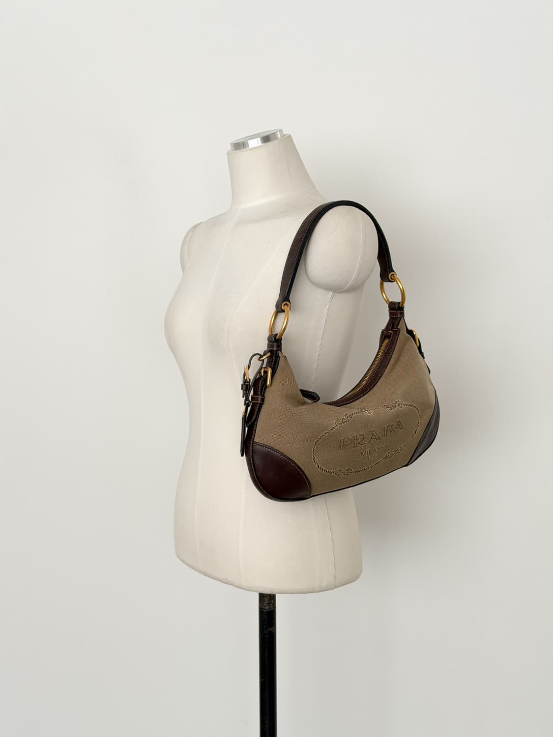 프라다 자카드 호보백 상품이미지1