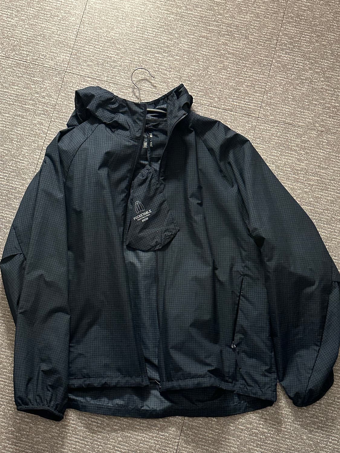 유니클로 바람막이 자켓 네이비 체크 상품이미지1