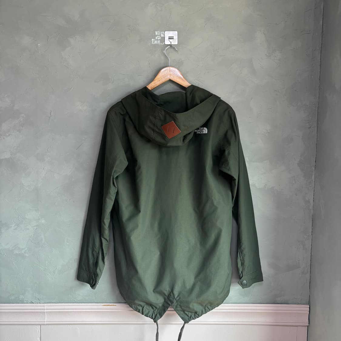 노스페이스 피쉬테일 바람막이 자켓 카키 상품이미지4