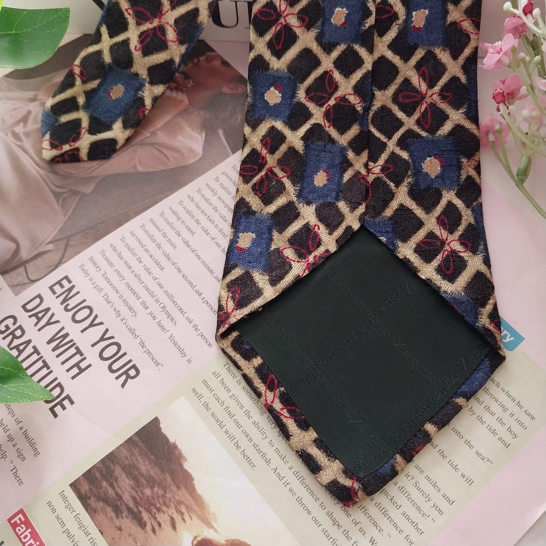 에르메네질도 제냐 실크 아트 패턴 넥타이 9.5cm A+등급 K1506
 상품이미지8