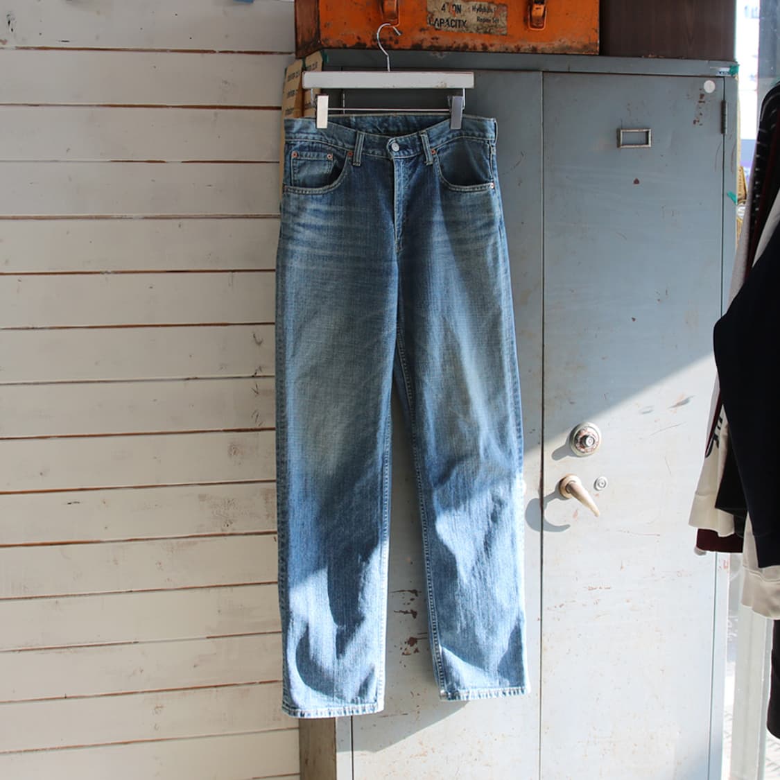 (착용컷) 리바이스 533 (남성용 31) 상품이미지1