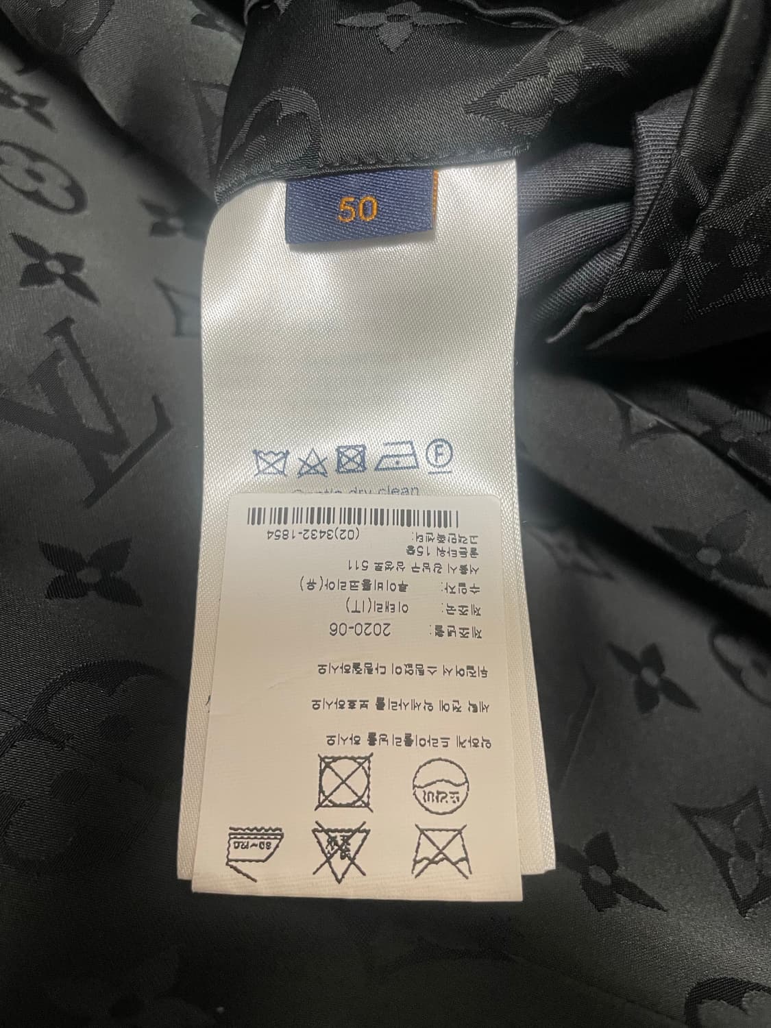 루이비통 슬림 테일러드 블랙 코트 50 매장판 정품 상품이미지8