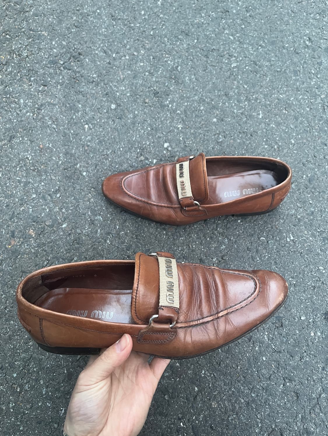 미우미우 구두 상품이미지3