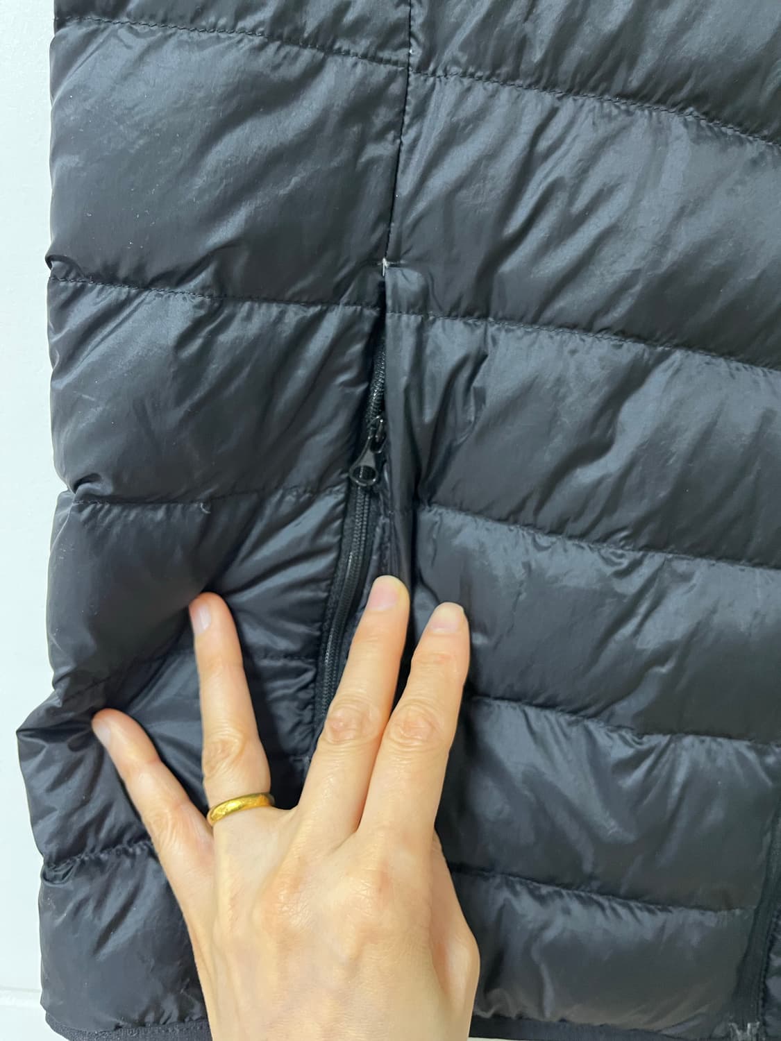 유니클로 경량 패딩 조끼 울트라 상품이미지6