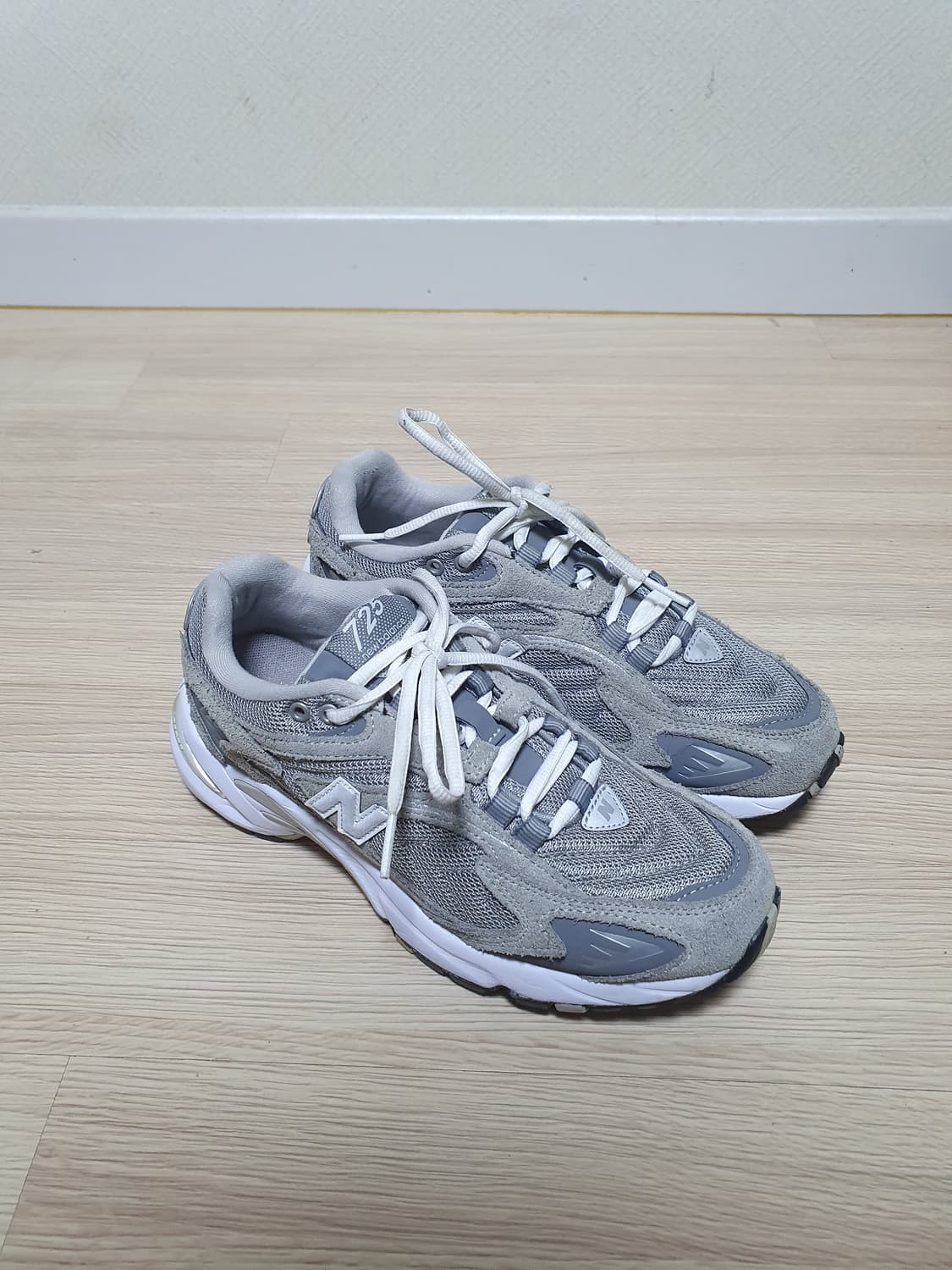 뉴발란스 725 그레이 운동화 240 상품이미지2