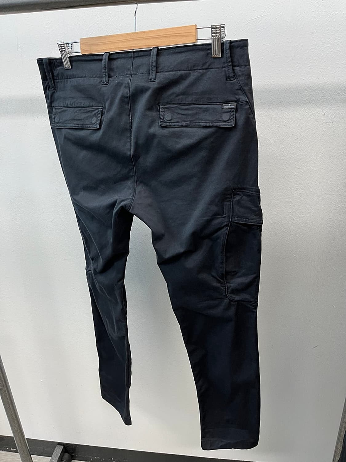 32) 스톤아일랜드 블랙 카고팬츠 상품이미지4