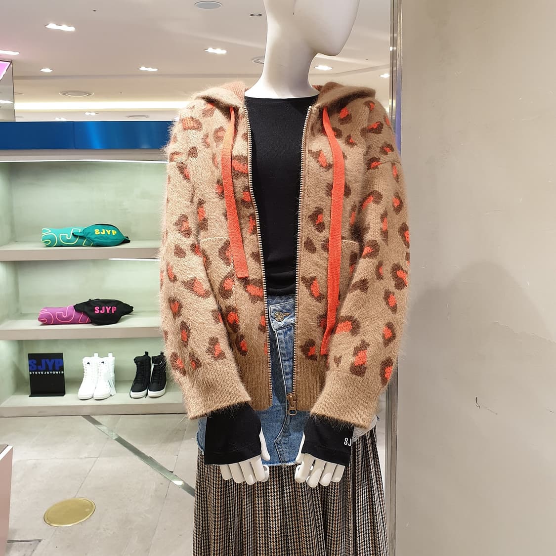 SJYP 레오파드 패턴 니트 후드 가디건 (BG) 상품이미지1