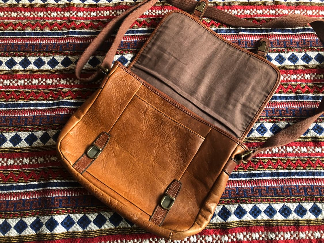 파슬 레더 크로스백 상품이미지4