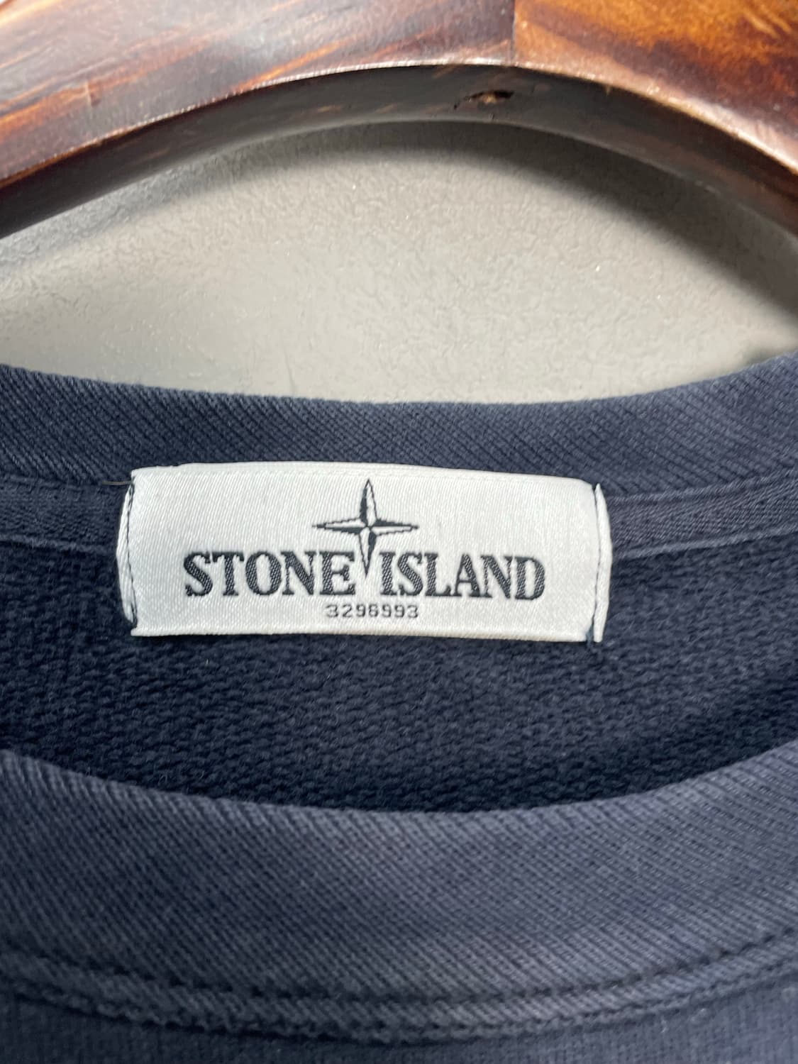 스톤아일랜드 로고패치 네이비 맨투맨 H1174 상품이미지5