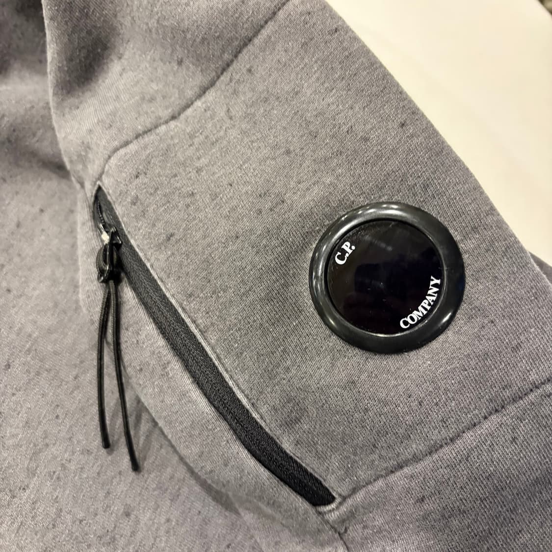 [105] 17s C.P 씨피컴퍼니 다잉 그레이 스웻 맨투맨 C520 상품이미지4