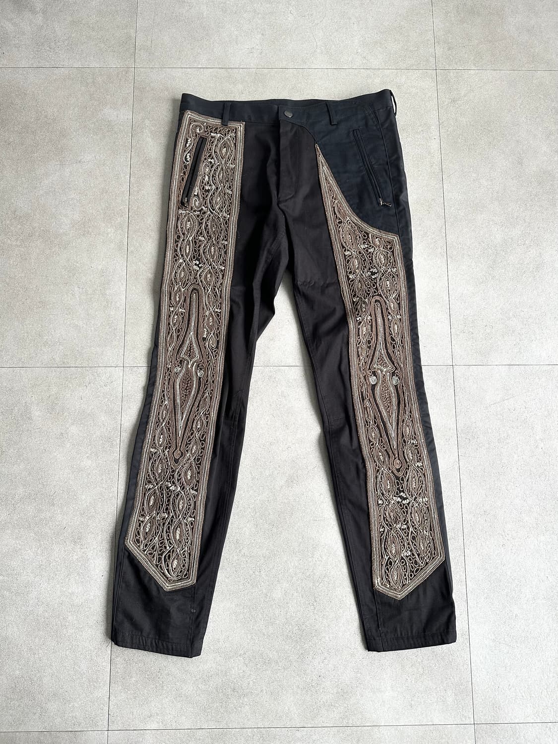 드리스 반 노튼 백지퍼 자수 플레어 팬츠 상품이미지4