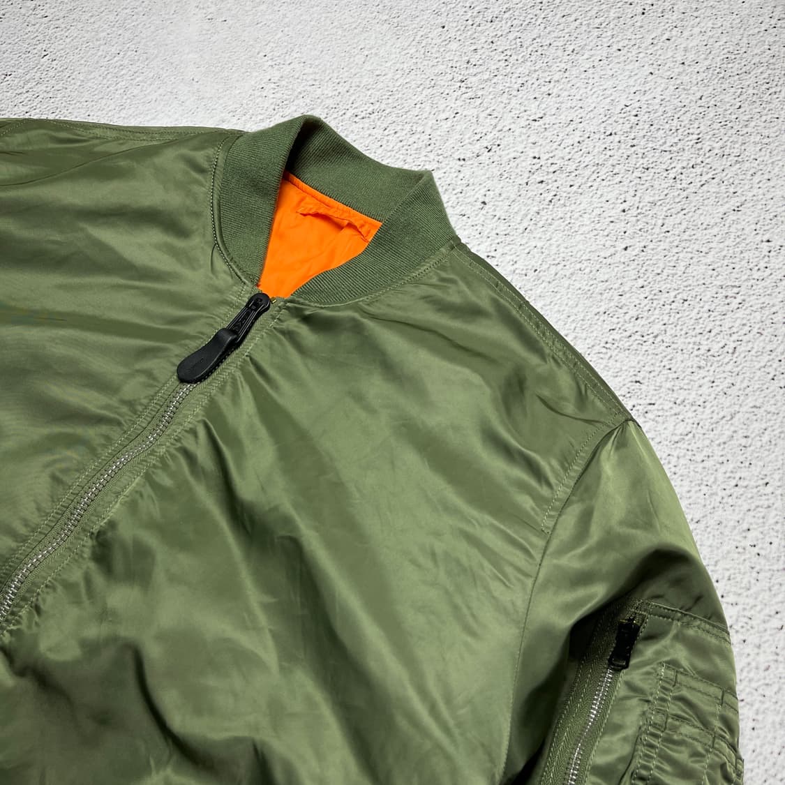 Alpha Industries MA-1 Flight Jacket 상품이미지3