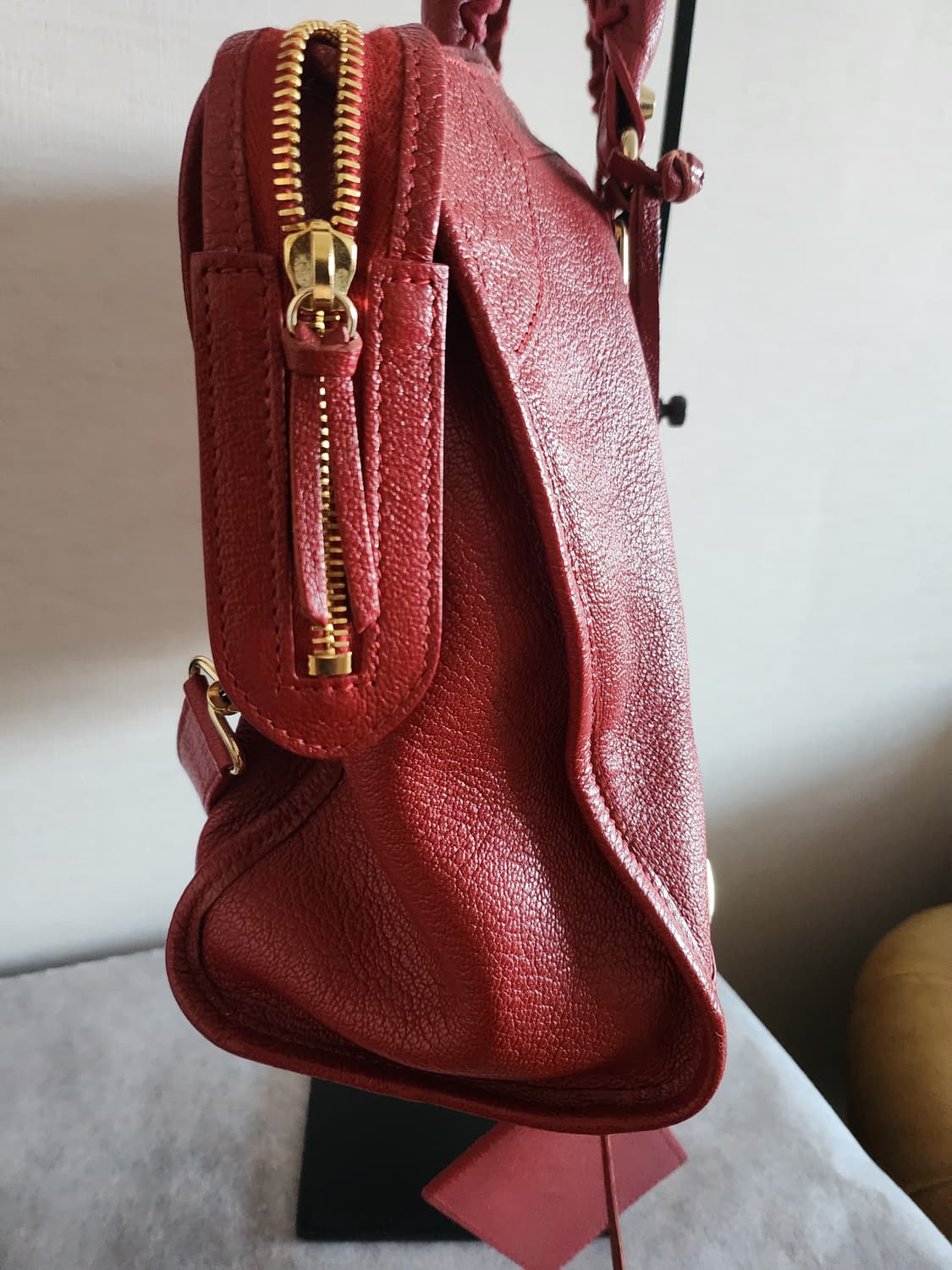 발렌시아가 모터시티백 미듐 메탈릭엣지 레드 상품이미지4