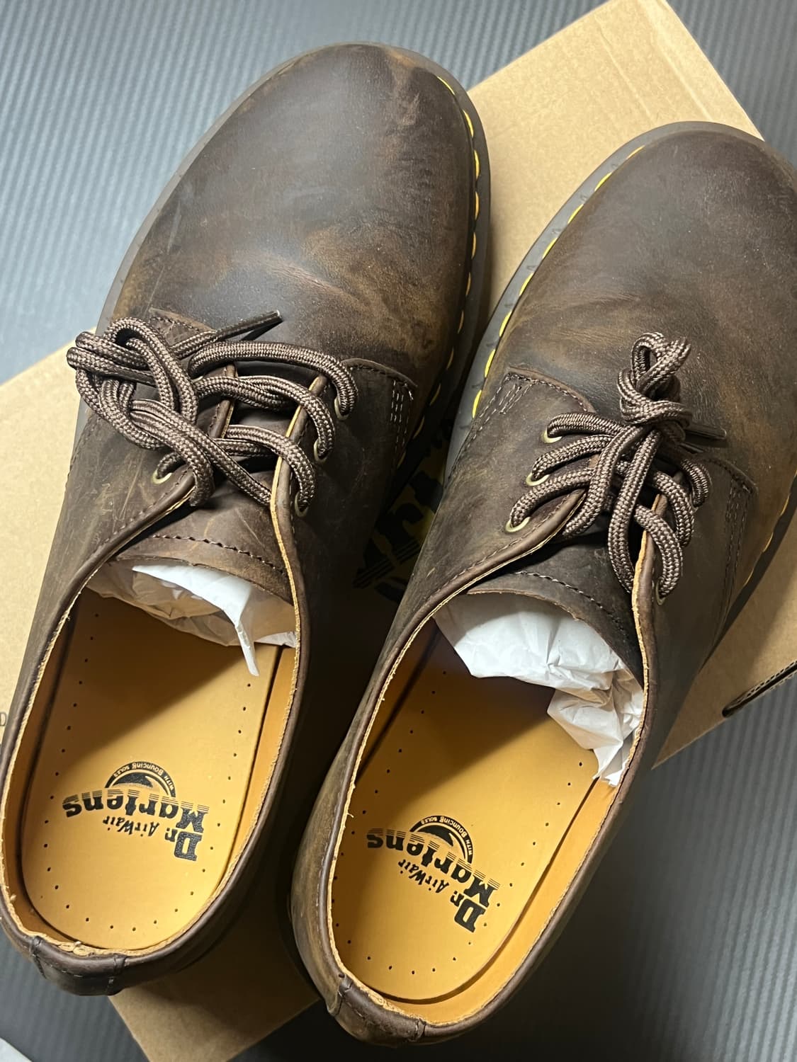 닥터마틴 1461 크레이지홀스 다크브라운 280 (UK9) 상품이미지2