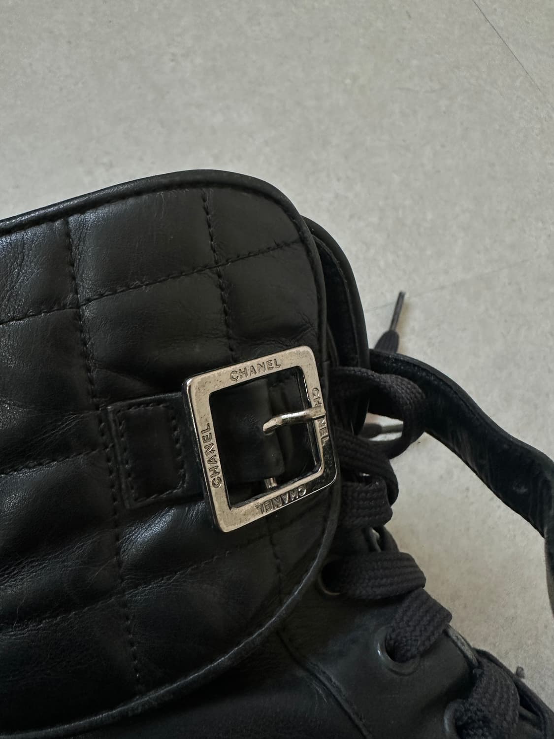 샤넬 2000s CC로고 퀼팅 레더 컴뱃부츠 상품이미지7