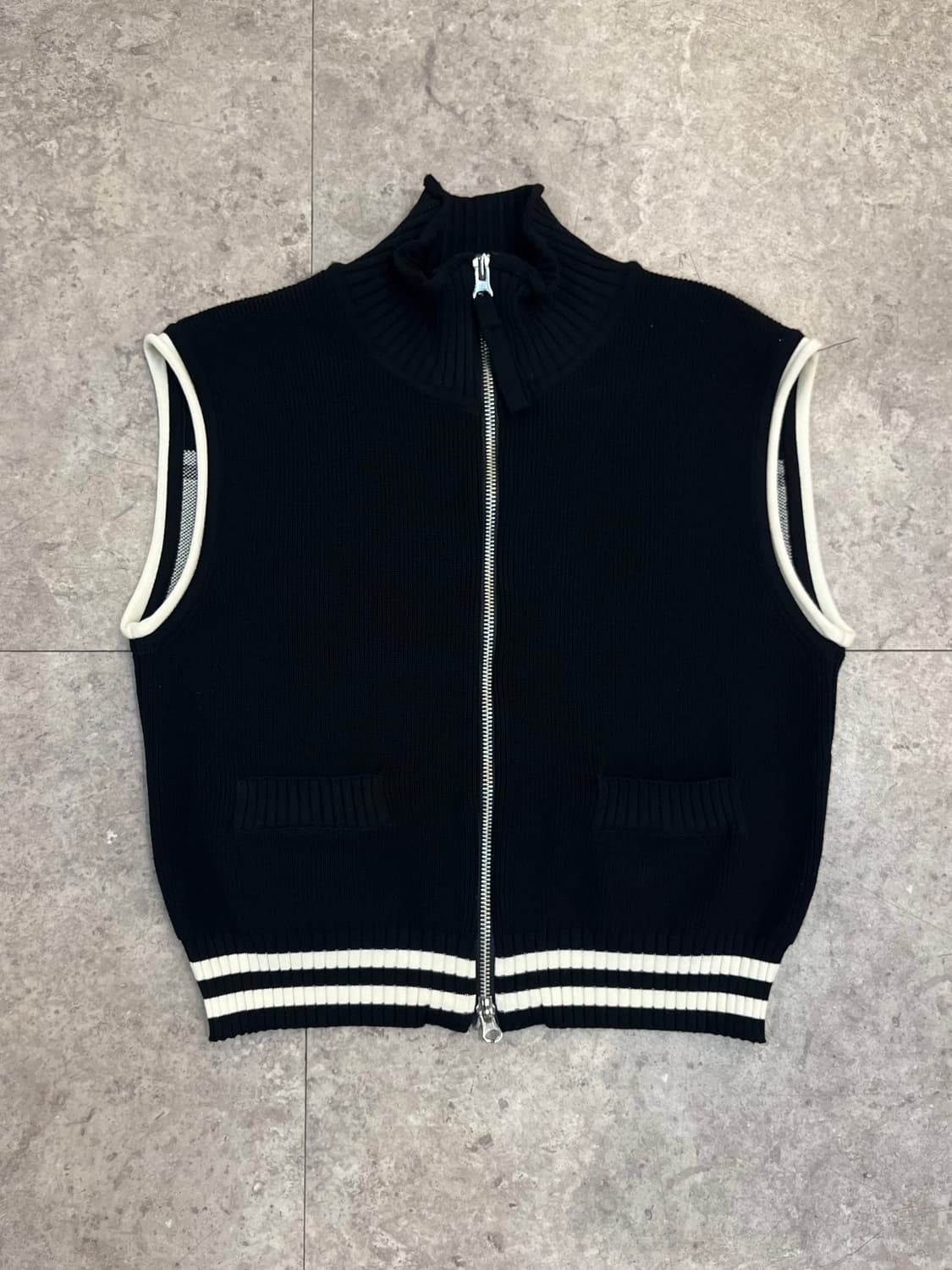 마뗑킴 스펠 포인트 스트라이프 니트 베스트 블랙 S #csz4029 상품이미지5