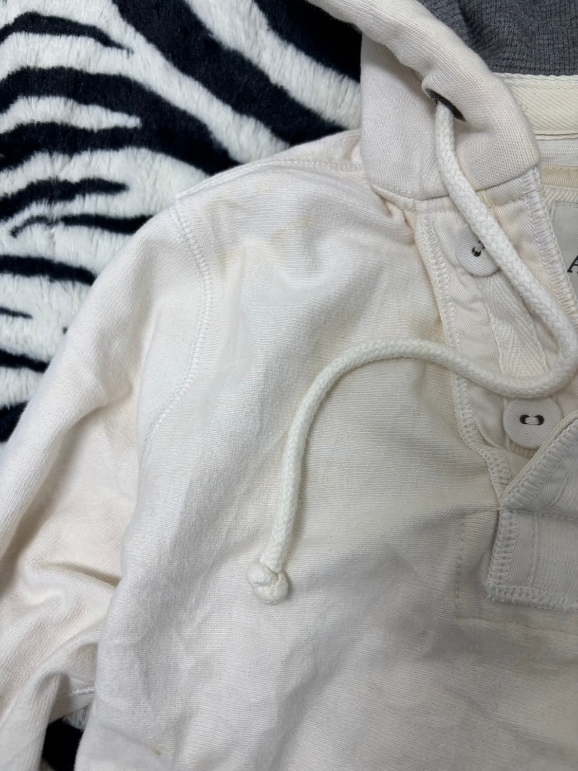[Abercrombie&Fitch]Y2K Mood White Hoodie 상품이미지7