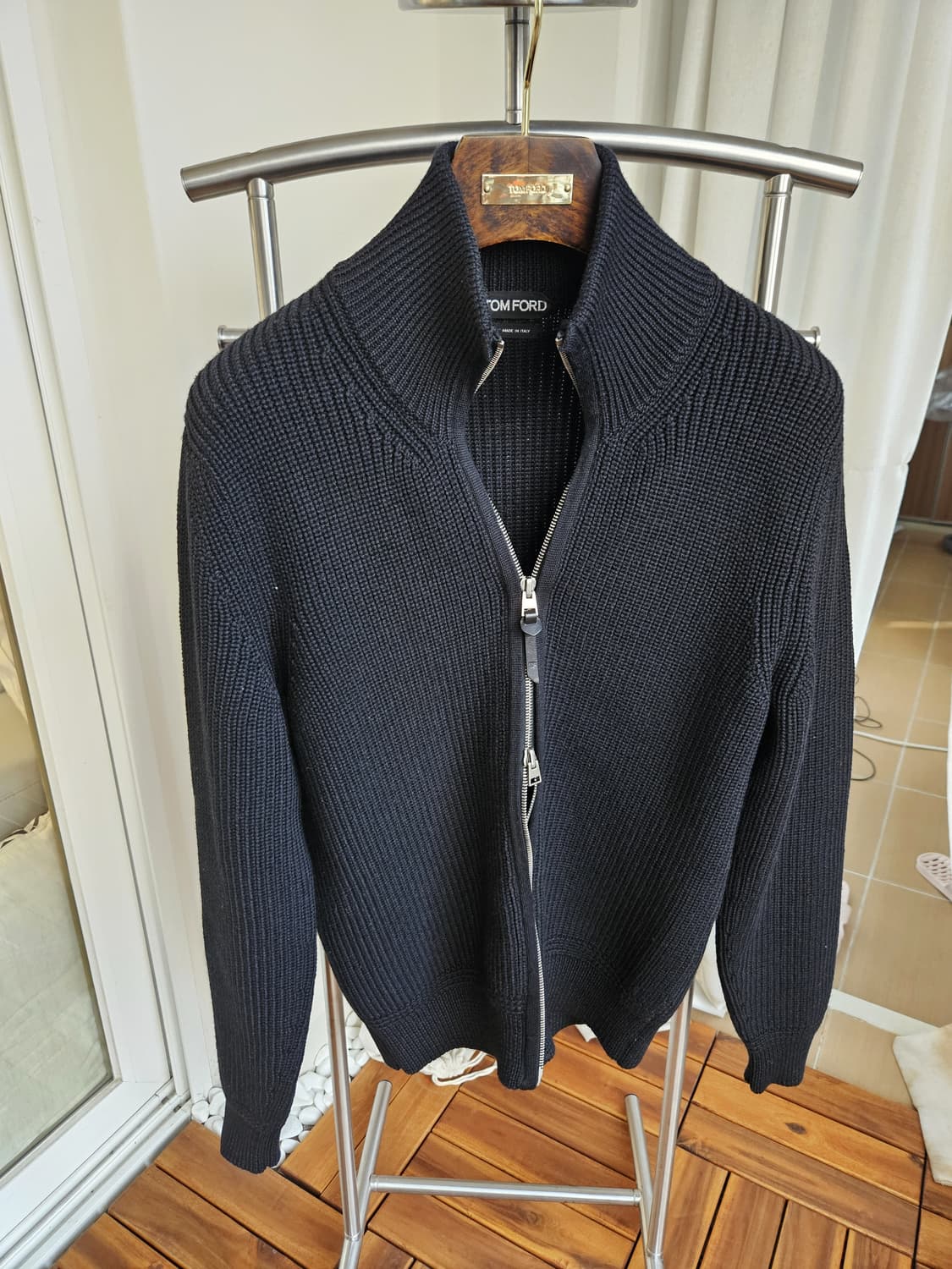 톰포드 짚업가디건 상품이미지2