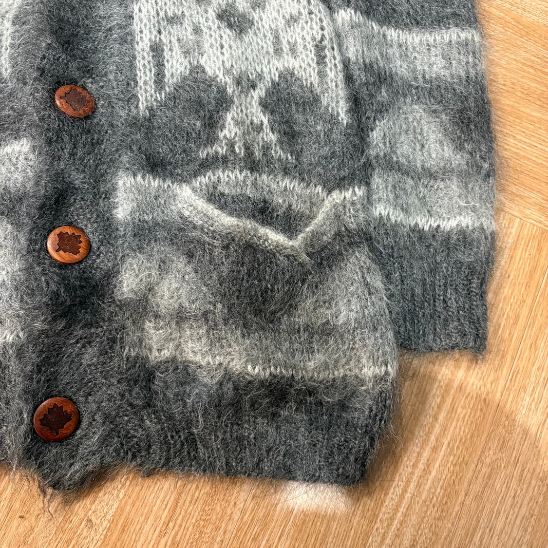 간류 x 꼼데가르송 독수리 패턴 모헤어 가디건(AD2010) 상품이미지5