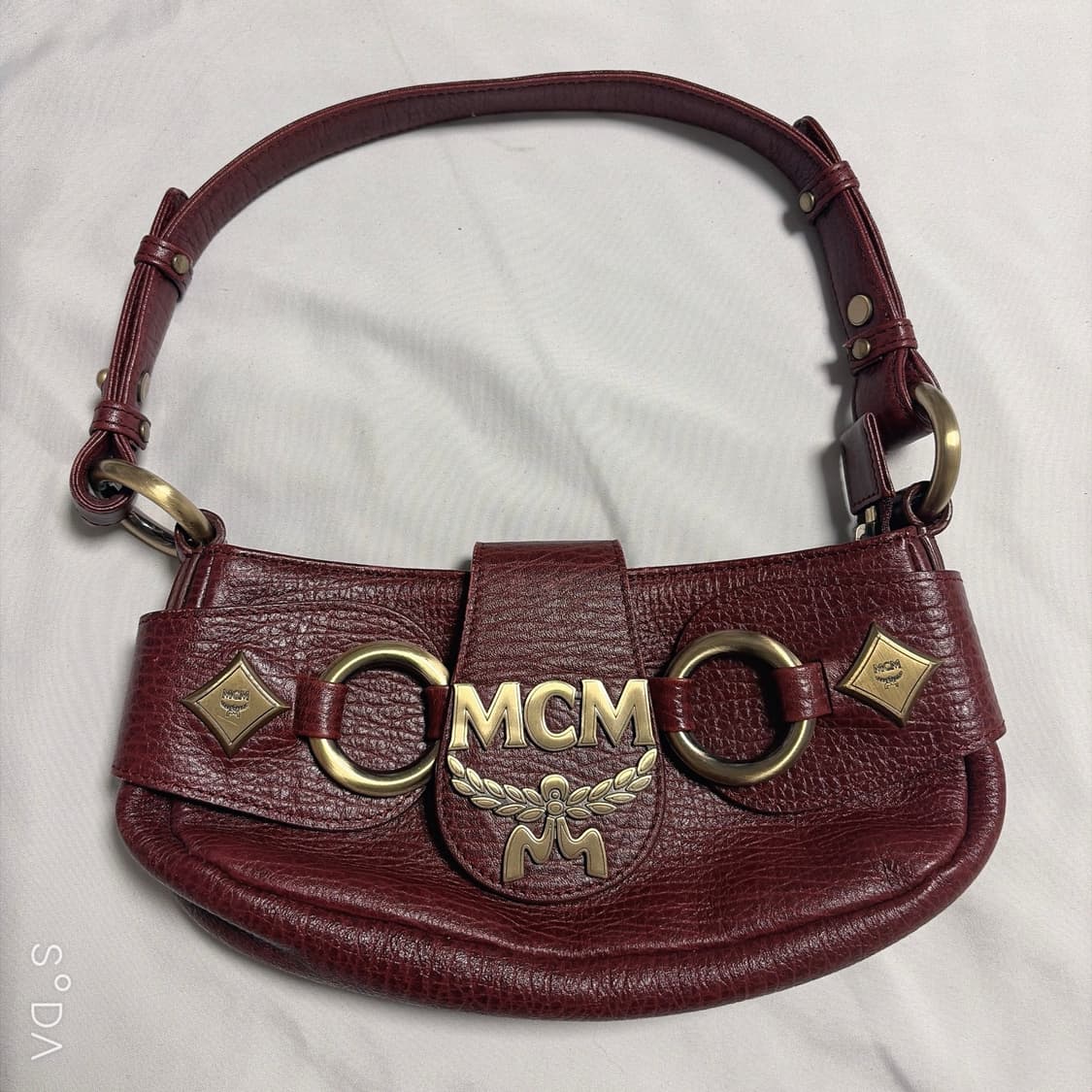 MCM 엠씨엠 미니 크로스백 버건디 상품이미지1