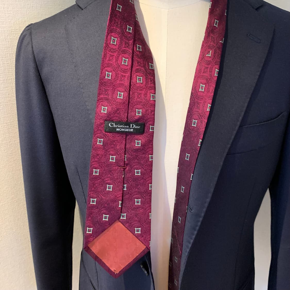 디올(Dior) 명품 새상품급 100실크 넥타이 클래식 정장룩 A+ 상품이미지2