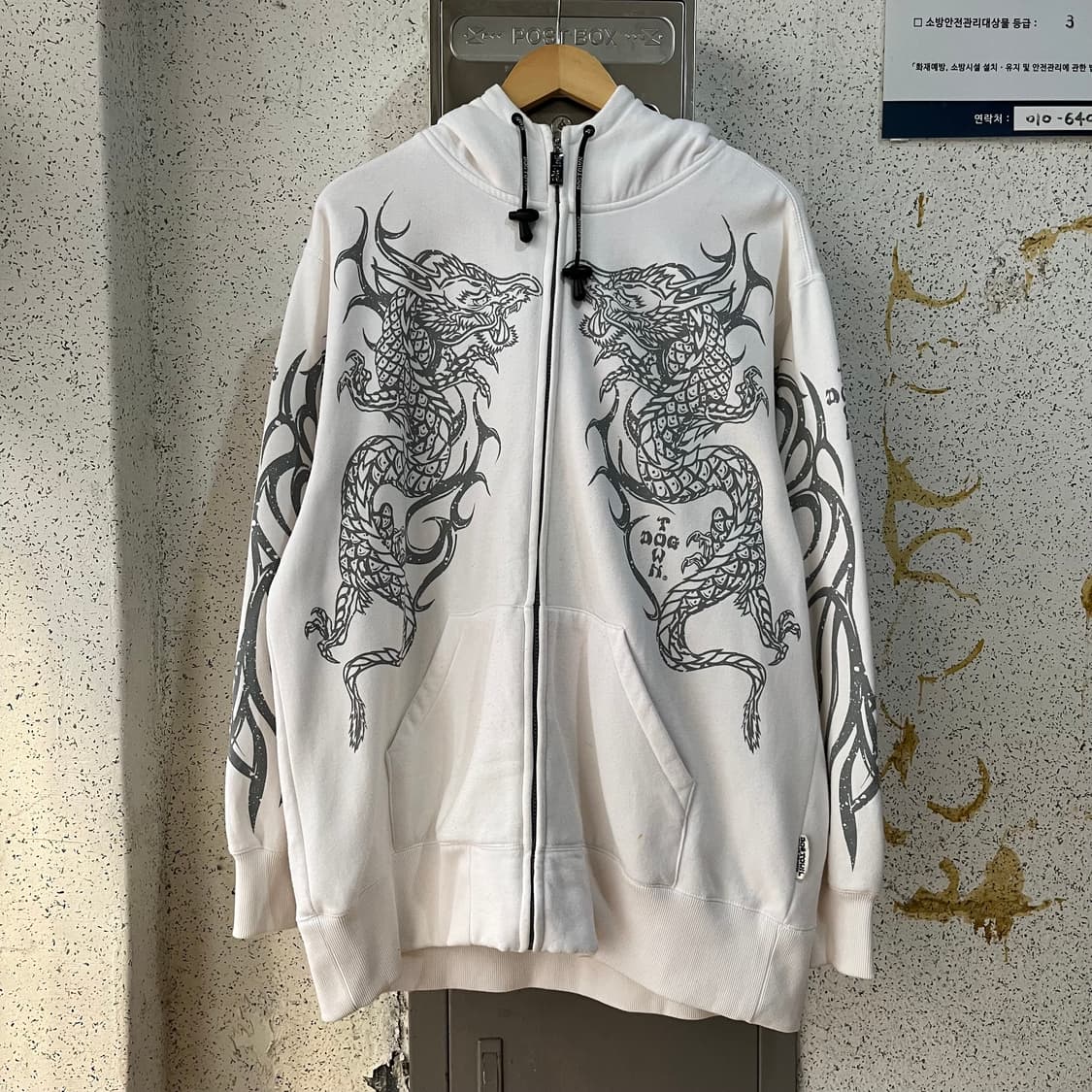 DOG TOWN 블랙드래곤 후드집업 상품이미지2