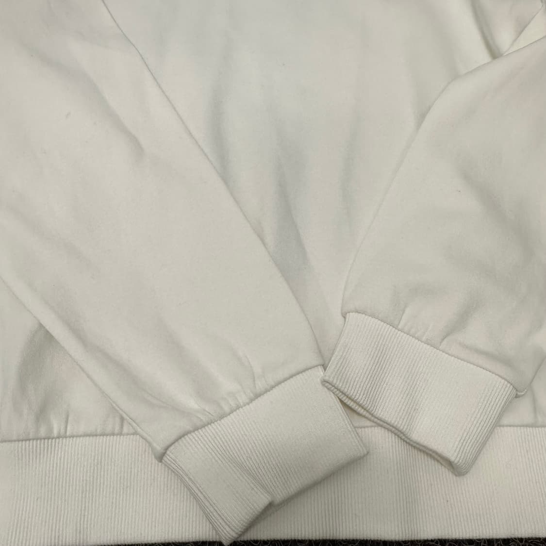 GUESS 게스 맨투맨 화이트 105(XL) 상품이미지4