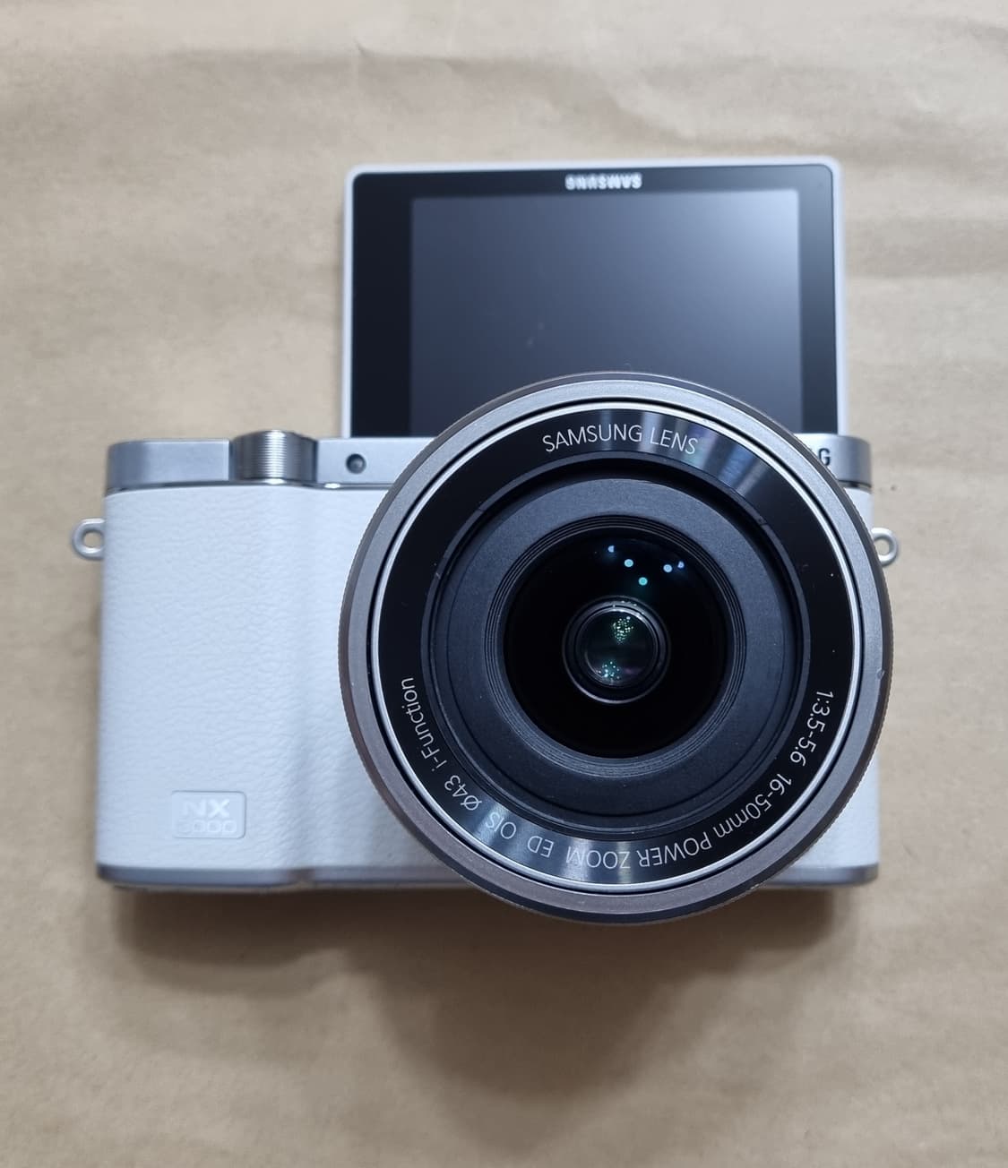 삼성 미러리스 카메라 NX3000과 16-50mm 렌즈팝나다. 상품이미지4