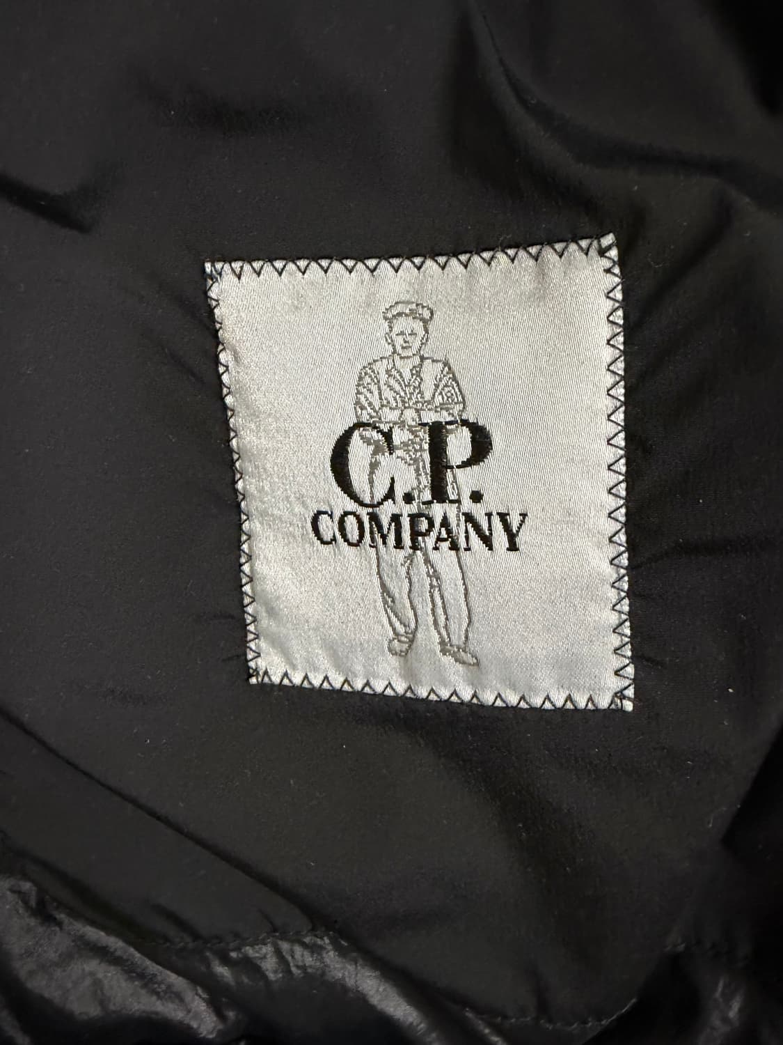 cp컴퍼니 22fw 나이크라 패딩(46) 상품이미지4