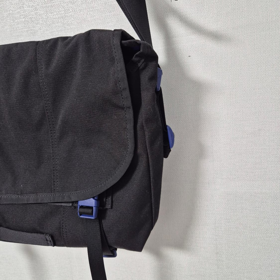 팀벅2 블랙 메신저백 가방 상품이미지4