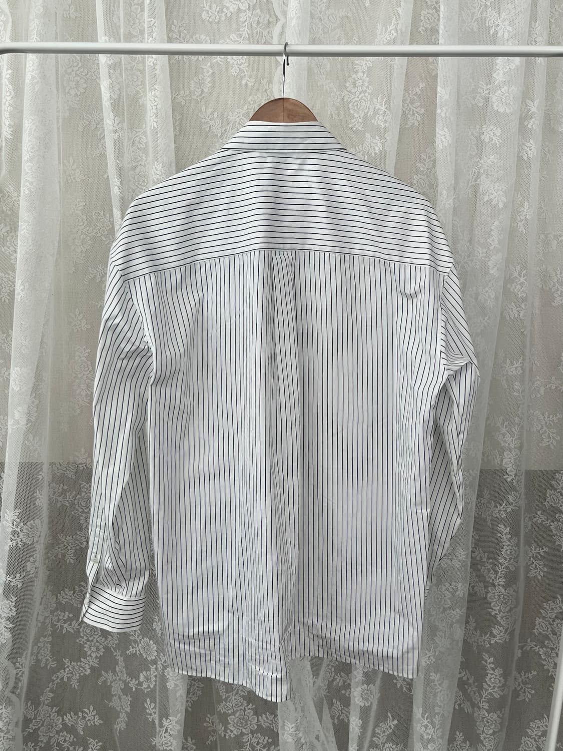 XL) 더니트컴퍼니 코튼 스프라이프 셔츠 화이트 상품이미지2