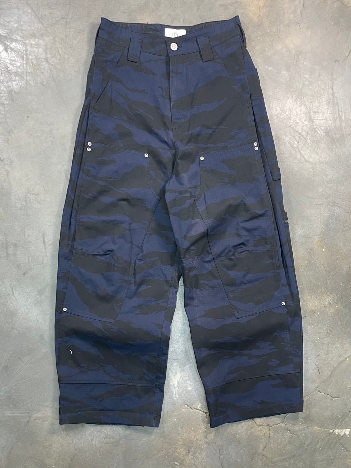 IEY 카모 더블니 카펜터 팬츠 상품이미지1