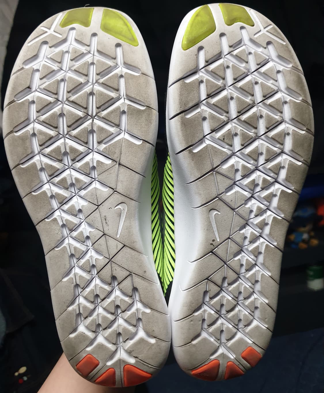 나이키 프리런 CMTR 블랙&형광 런닝화 (240) 상품이미지5