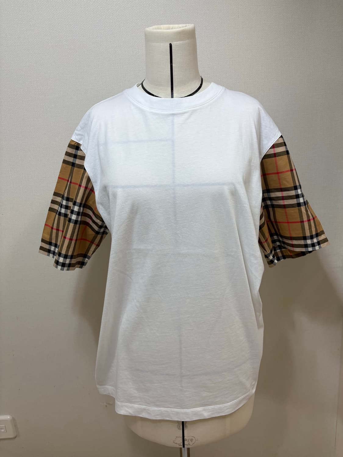 버버리 burberry 흰색 반팔 티셔츠 상품이미지1