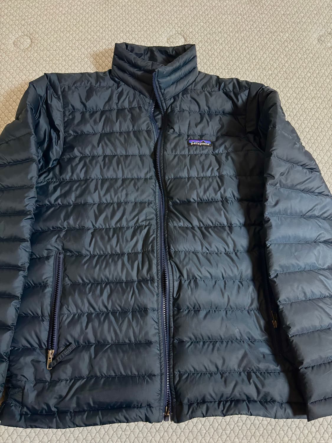 파타고니아 네이비 패딩 상품이미지3