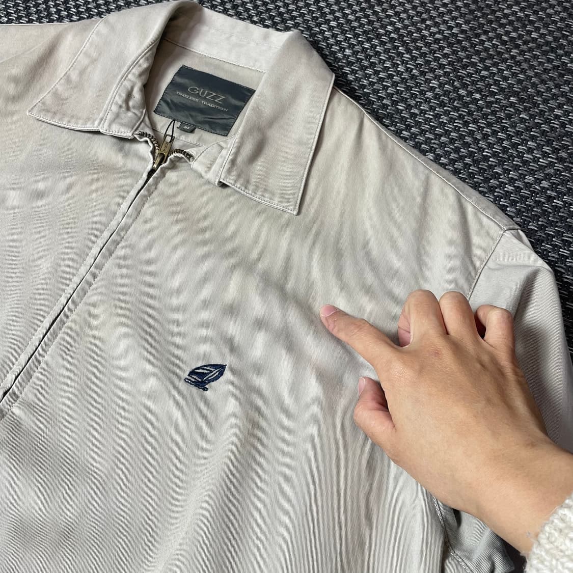 GUZZ 연베이지 자수로고 코튼 스윙 자켓 95 상품이미지5