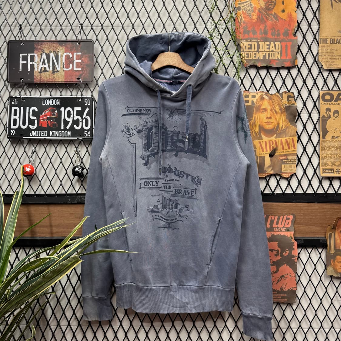 디젤 빈티지 워싱 후드티 전면 그래픽 포인트 블루 상품이미지1