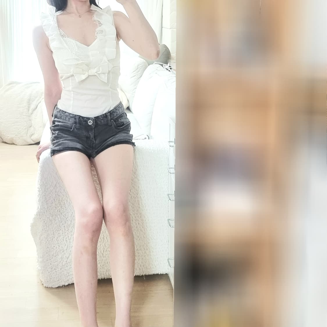 레이스 러플 센터리본 슬리브리스 코튼 블라우스 (44~날씬55) 상품이미지3