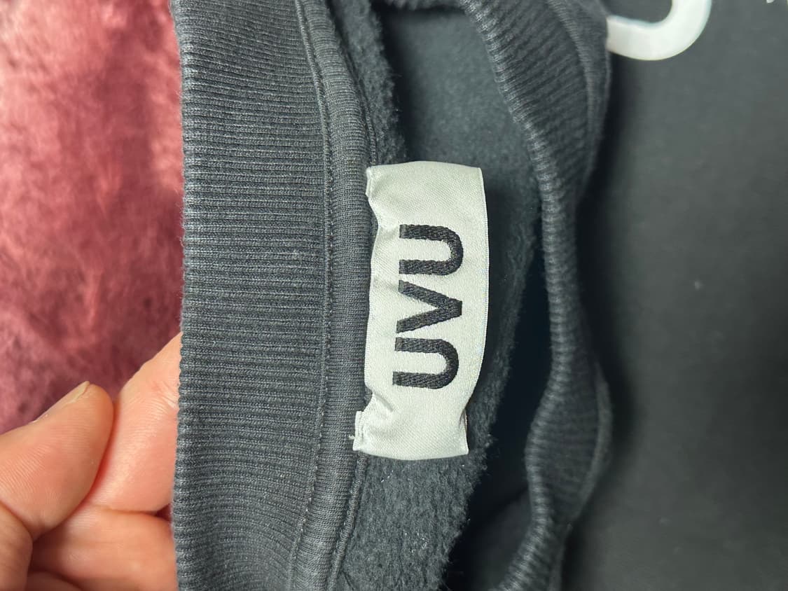 [L]UVU 인시그니아 크루넥 블랙 상품이미지5