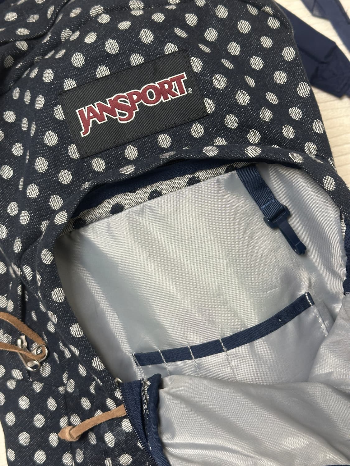 잔스포츠 도트 땡땡이 백팩 네이비 상품이미지7