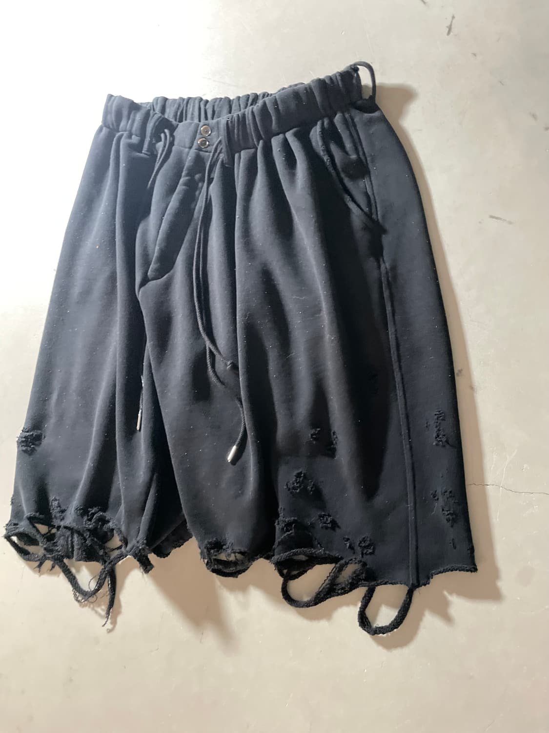 KZ Atelier Distressed Sweat Shorts 상품이미지2