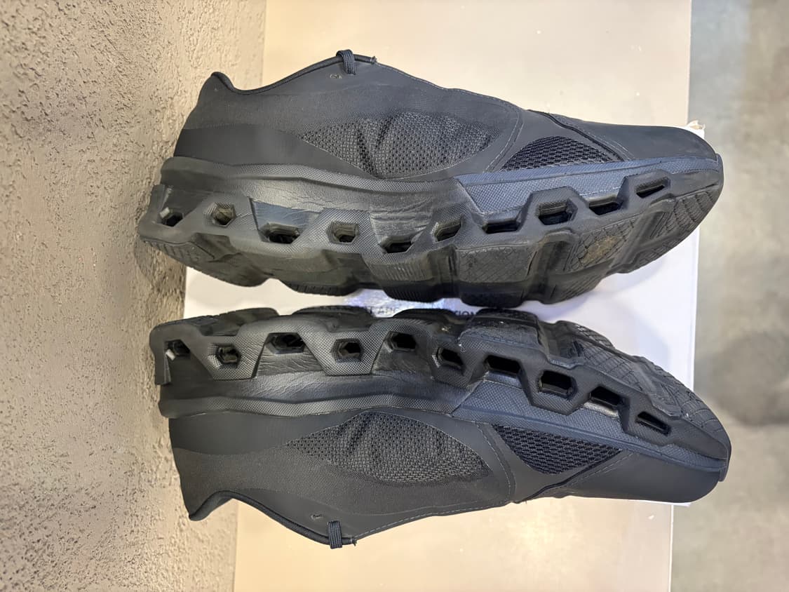 온 러닝 온 파프 클라우드 몬스터 블랙 285 상품이미지4