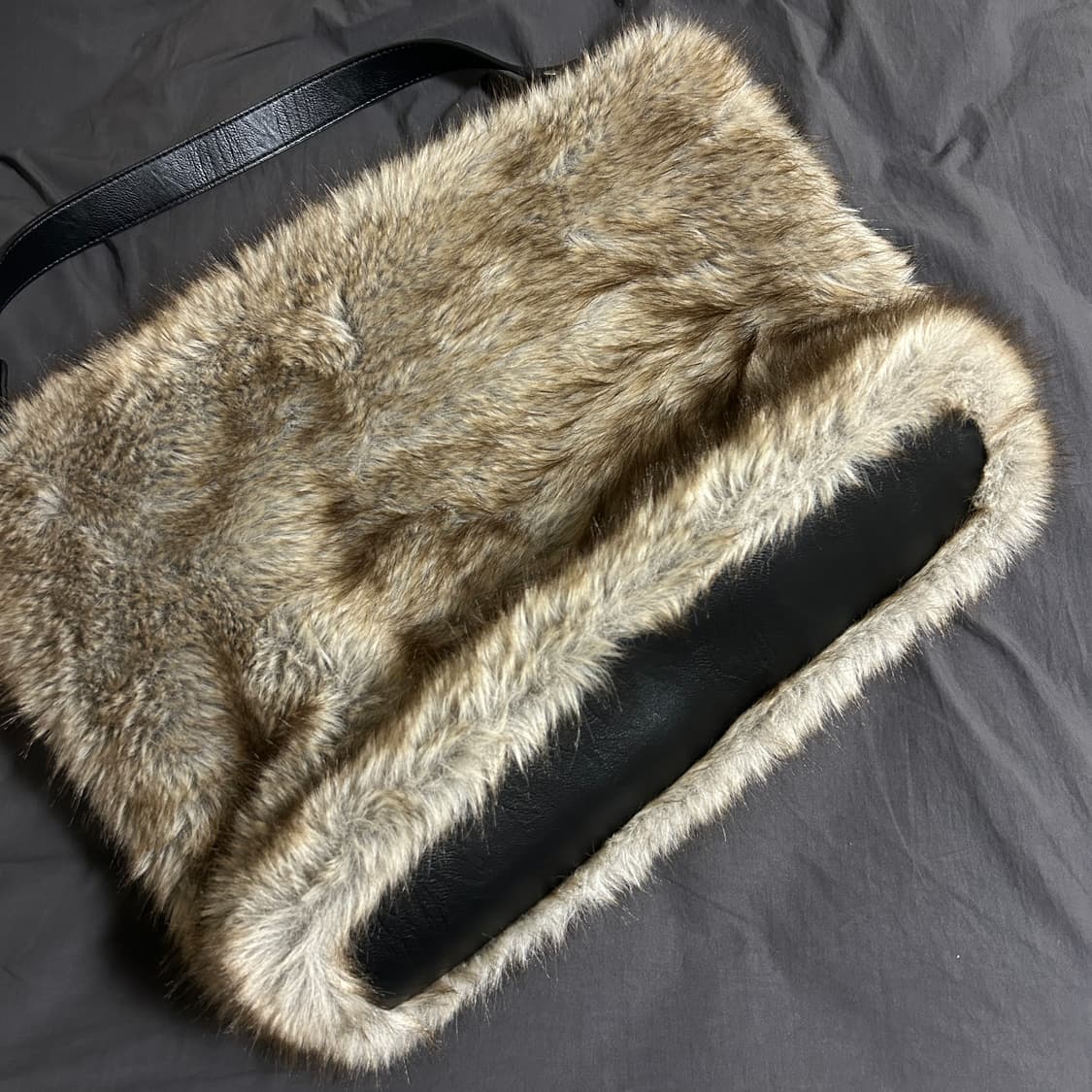 샌드뮤지엄 FLAP HOBO BAG [Fur Brown] 상품이미지7