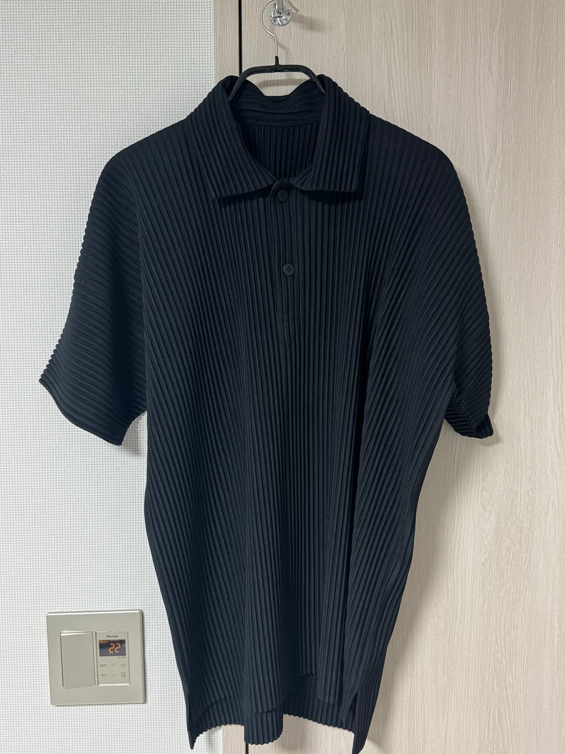 [3] 옴므플리세 반팔 오버사이즈 카라키 상품이미지1