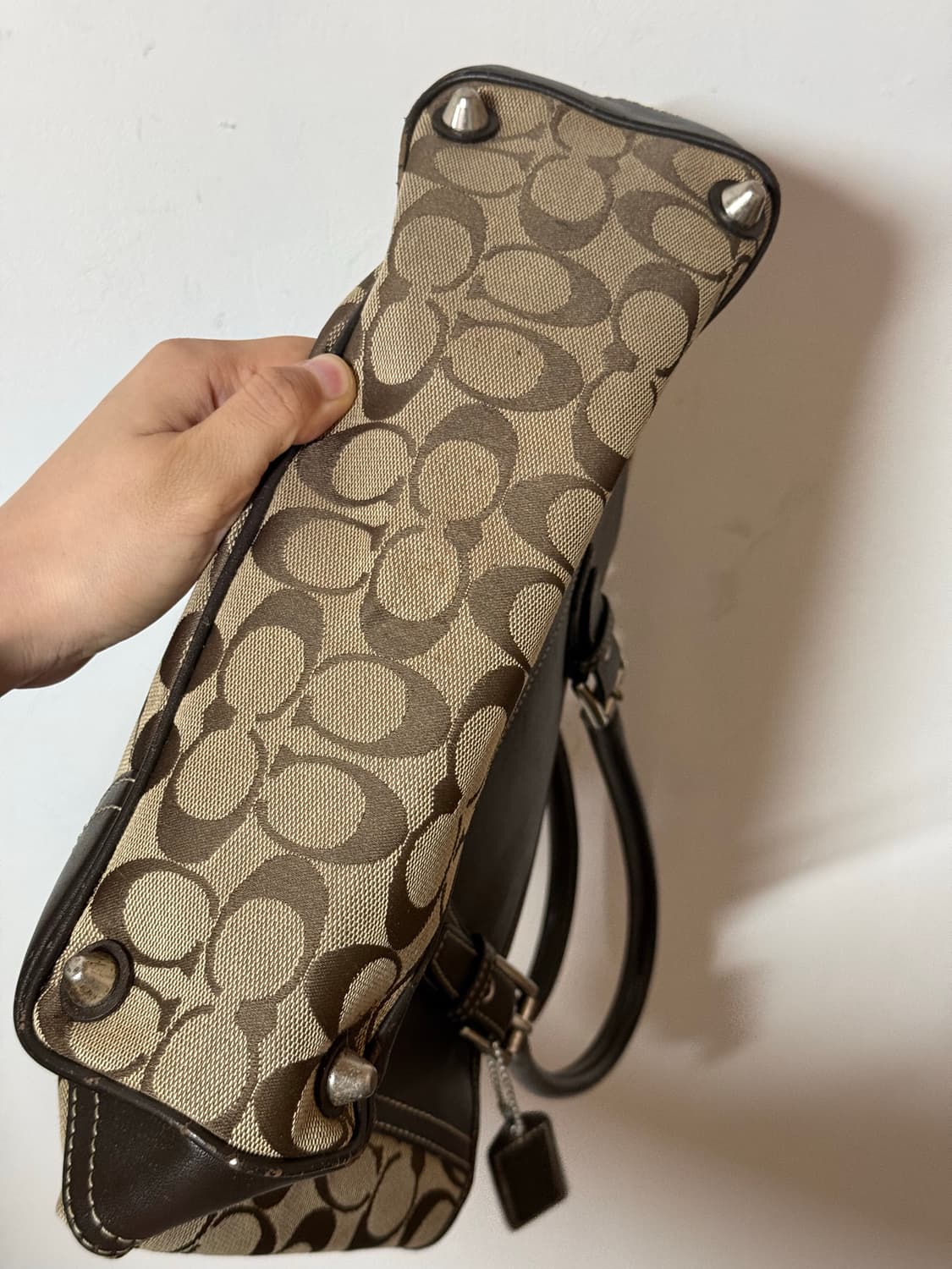 코치 시그니처 자카드 레더 트리밍 토트백 브라운 상품이미지4